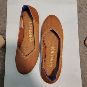Rothy's Women's Tan Flats with Blue Trim
